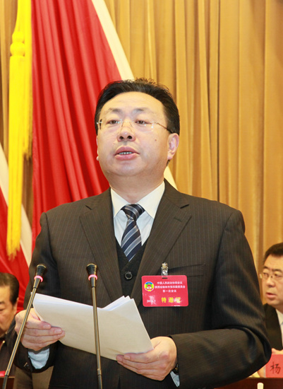 刘春桥主持并讲话