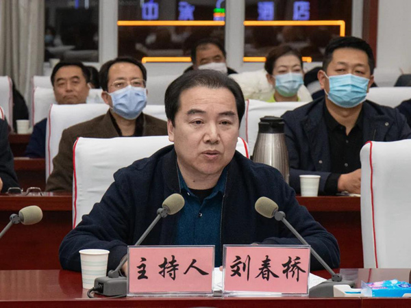 市政协主席刘春桥刘春桥指出,去年,全市经济运行逆势上扬,经济社会